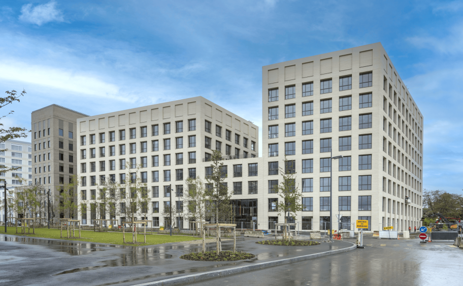 Eiffage Construction livre The Hive : un bâtiment dédié la recherche et à l’innovation dans le domaine de la santé  