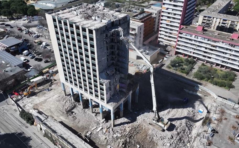 Demcy a déconstruit la plus haute tour d'habitation d’Occitanie