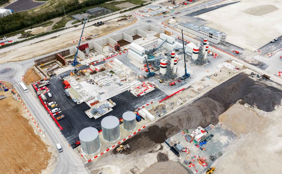 Eiffage Génie Civil achève l’installation des deux premières centrales à béton, sur le chantier de l’EPR2
