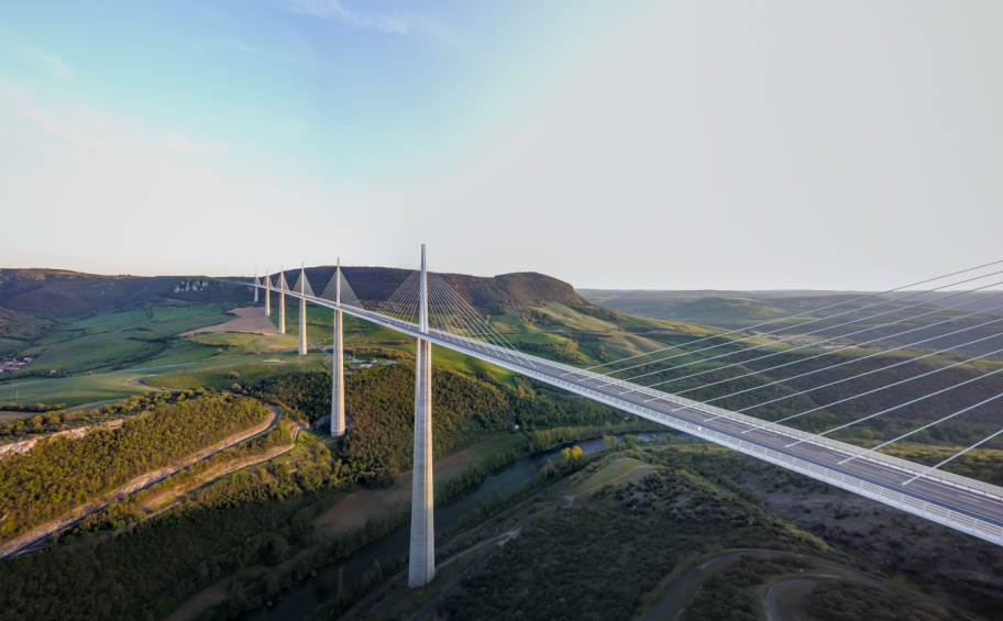 Le Viaduc de Millau célèbre ses 20 ans