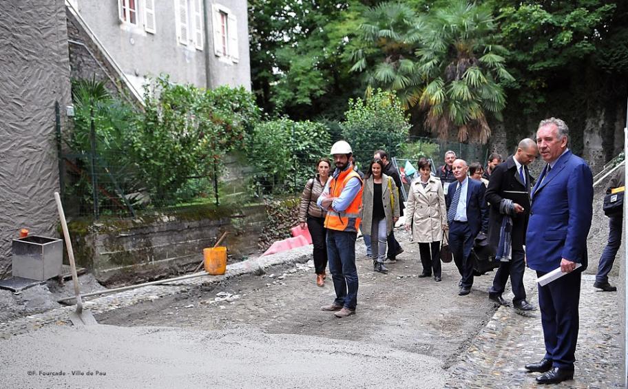 François Bayrou visite le chantier Eiffage Route du Hédas à Pau