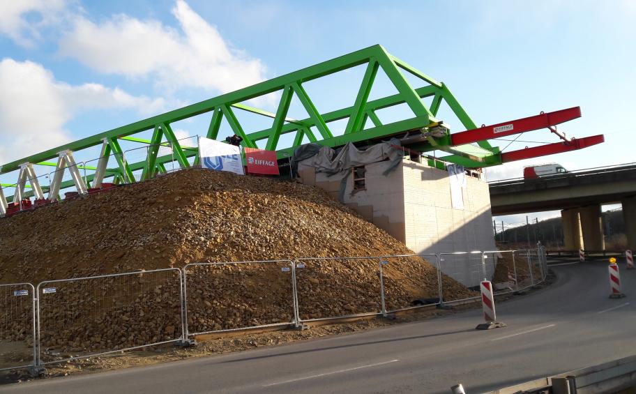 Eiffage Metal : a successful incremental launch for Dudelange Bridge in Luxembourg
