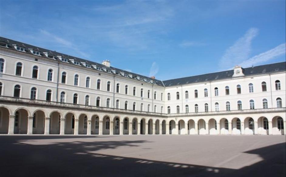 Eiffage finalise la cession d’Eifficentre à Demeter Partners, portant ainsi à près de 1 milliard d’euros les cessions de PPP depuis fin 2011