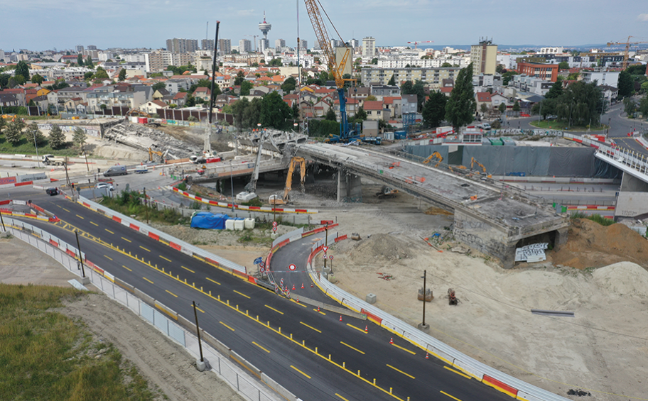 Demolition on the A3 in Romainville