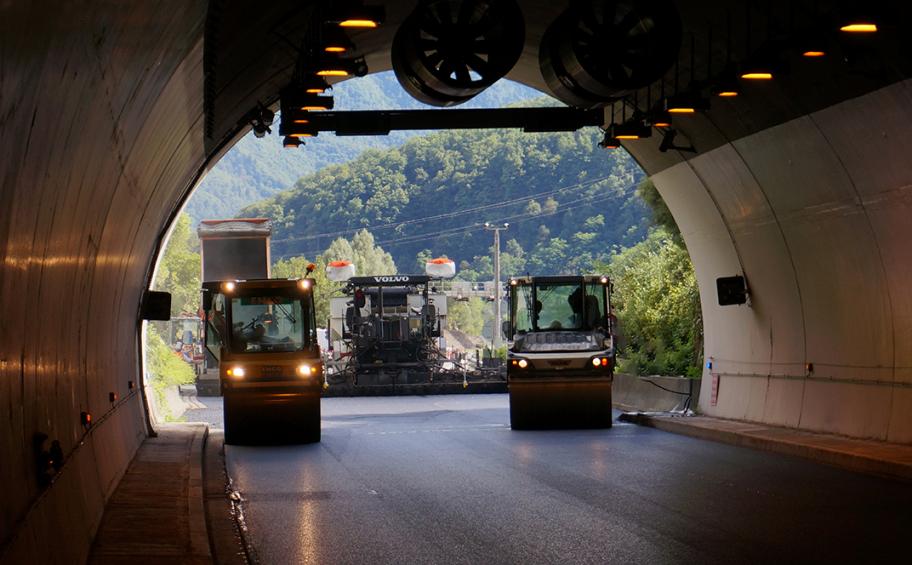 Réfection de chaussées en tunnels pour Eiffage Route sur l’A43