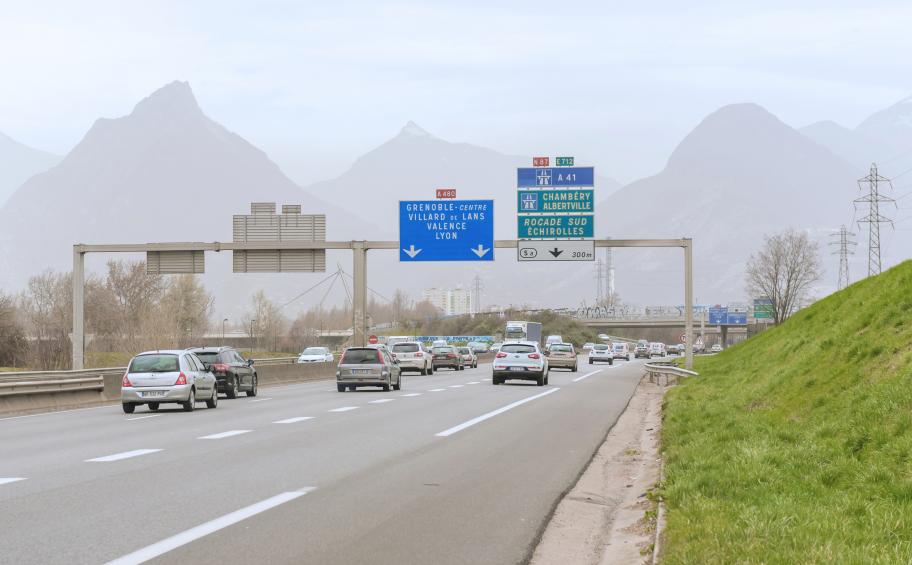 APRR and AREA have signed a motorway investment plan with a value of approximately 220 million euros