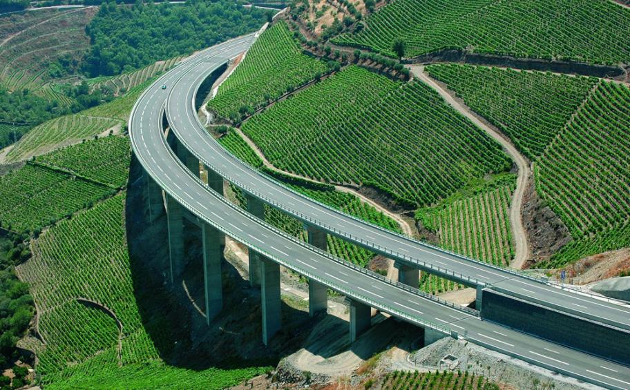 Portugal : Eiffage annonce la cession de ses parts dans Norscut au fonds d'investissement Meridiam