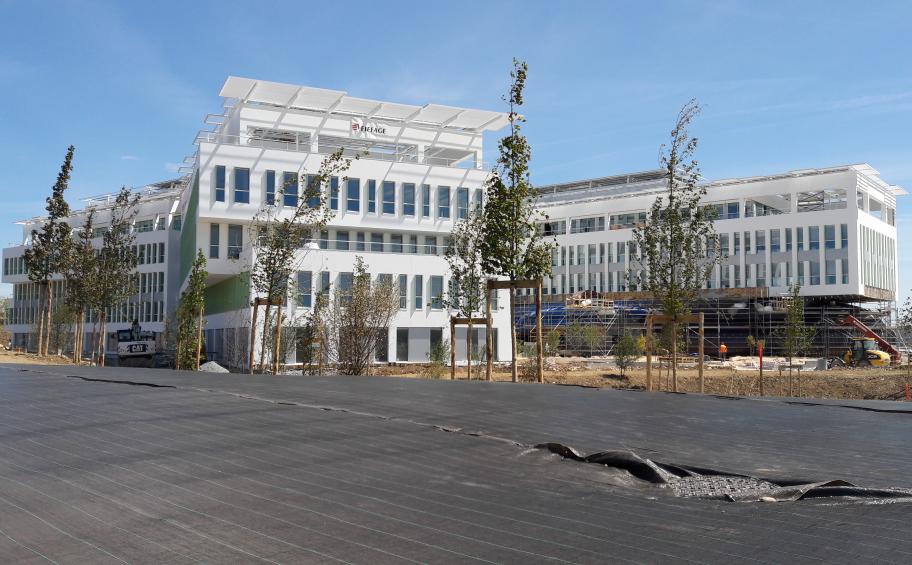 Eiffage Route livre les VRD du siège du Crédit Agricole Charente-Maritime – Deux-Sèvres
