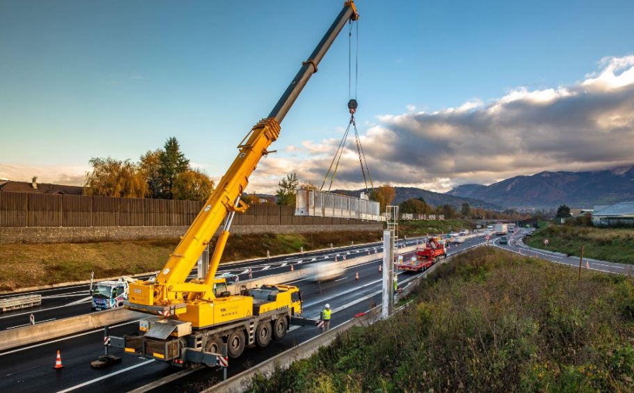 Dorsalys builds a carpool lane on the outskirts of Annecy, for the Haute Savoie Department
