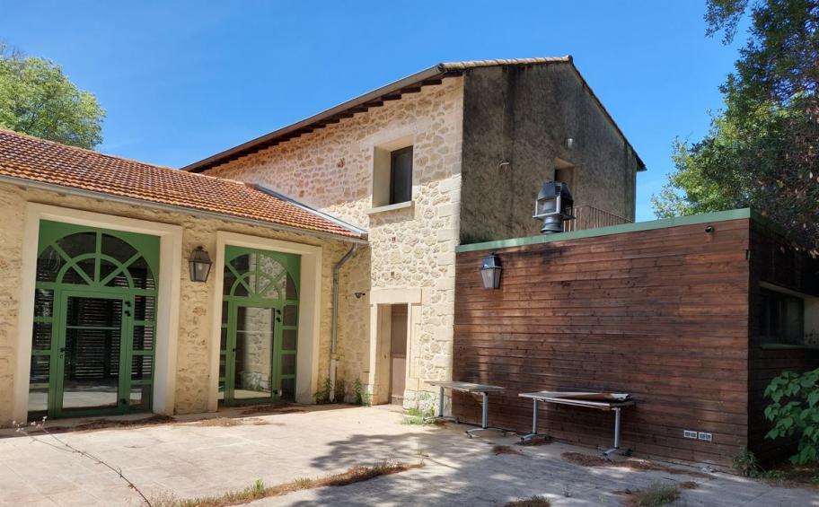 Demcy deconstructs an old Mas near Montpellier