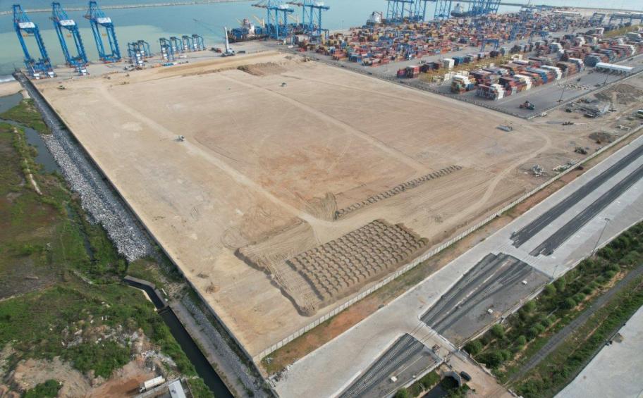 In Ghana, Eiffage Génie Civil Marine continues work on extending the port of Tema
