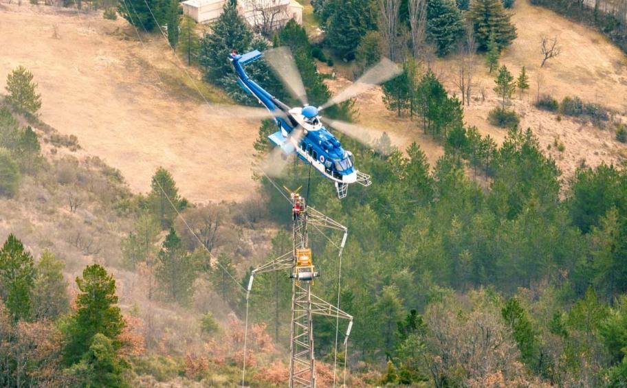 High-voltage line operator at Eiffage Énergie Systèmes - an extraordinary job !