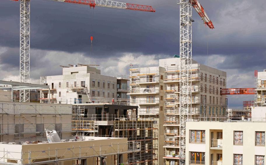 Closing of the Athletes' Village shell
