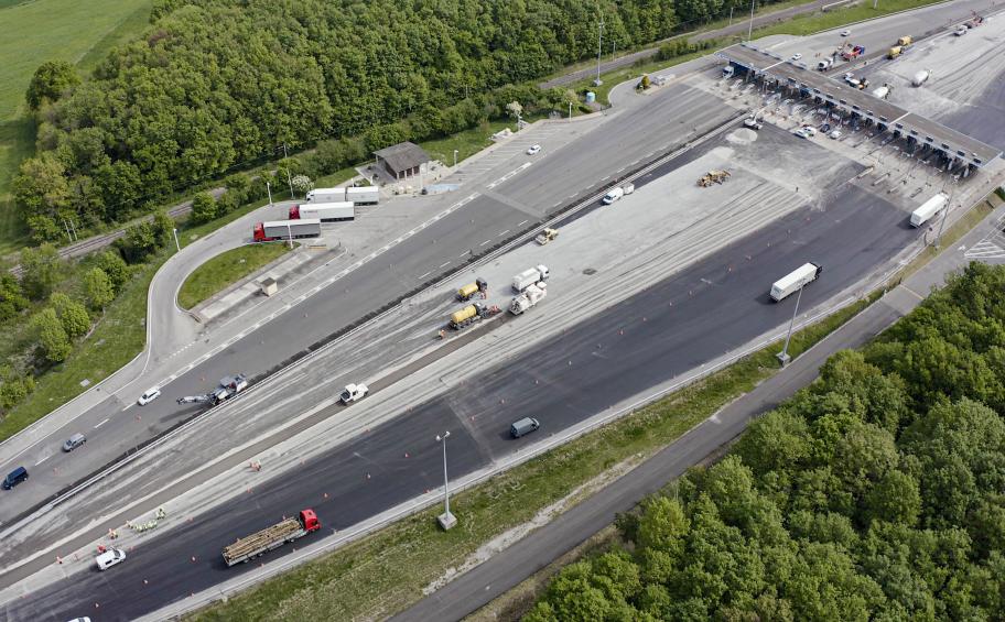 At the Viry tollgate (74), Eiffage Route is testing its low-carbon Bio-Ertalh® process