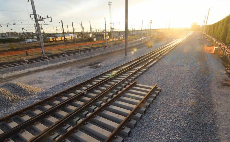 On the Paris-Saint-Lazare - Le Havre line, Eiffage Rail has renewed tracks and catenaries for the EOLE project