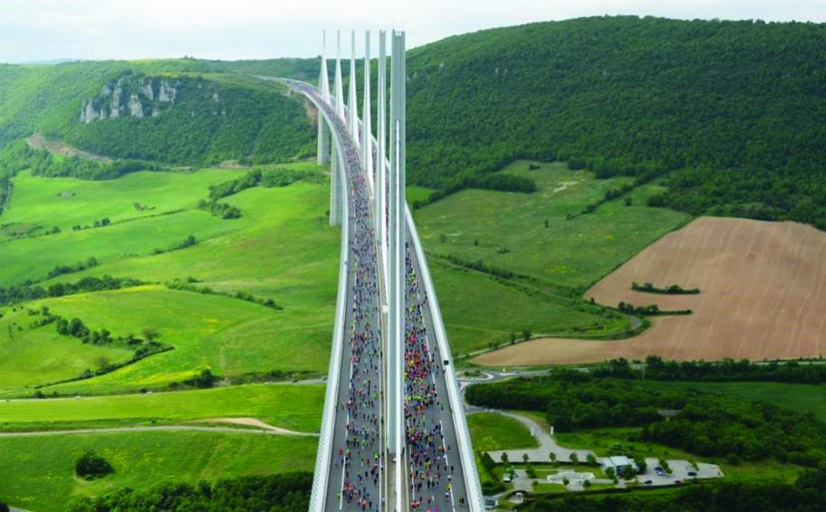 La Course Eiffage du Viaduc de Millau : un événement sportif et populaire devenu incontournable