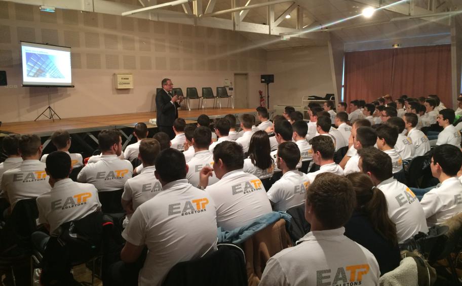 Eiffage sponsors the 2017 promotion of the “École d'application aux métiers des travaux publics d`Égletons” (Public Works Trades School)