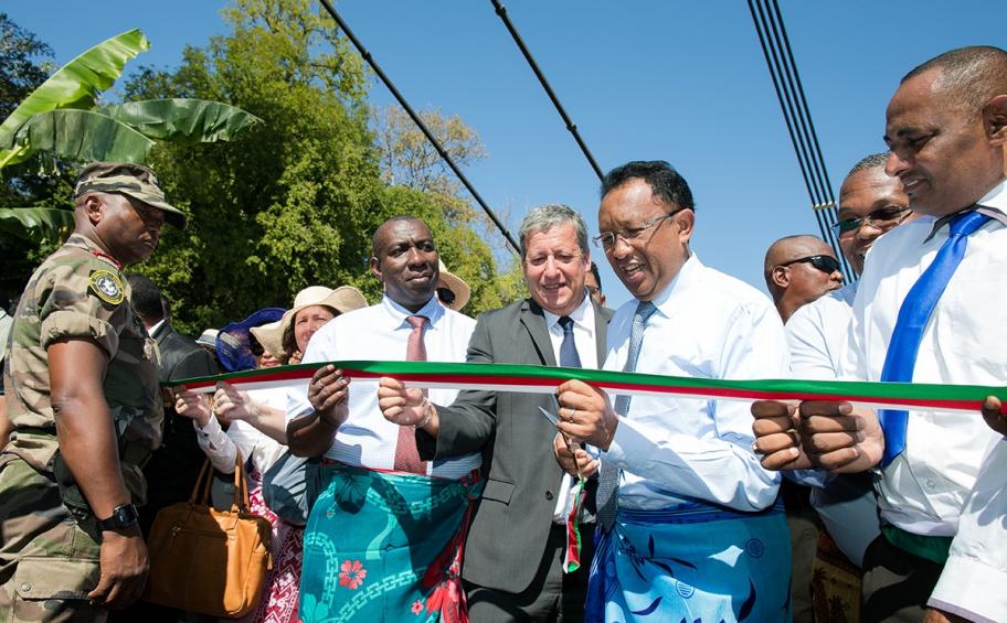 Madagascar : the President of the Republic attends the inauguration of Kamoro Bridge