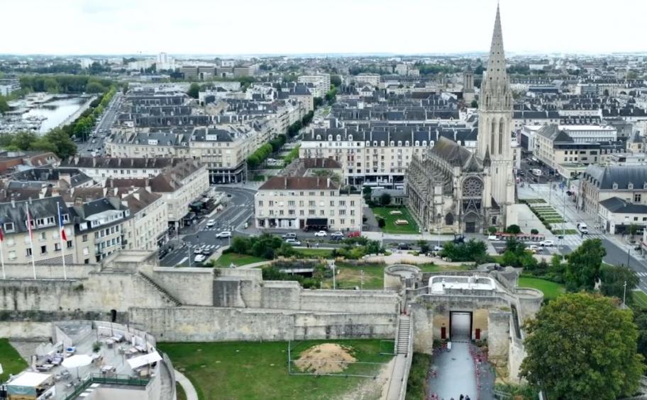 Eiffage Route renovates the courtyard of Caen Castle (14)