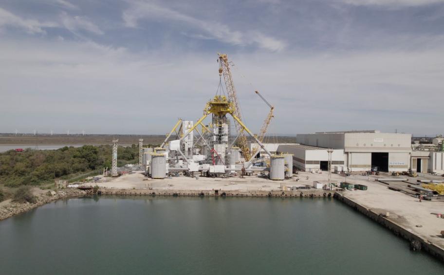 Eiffage Métal has installed the first transition piece on the "Provence Grand Large" project