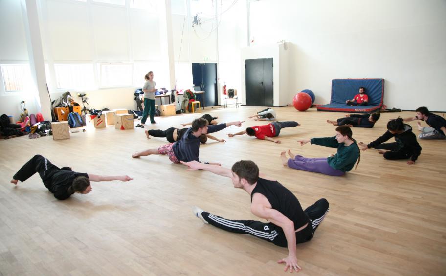Eiffage Foundation: a mini circus making a big difference integrating young people in priority areas