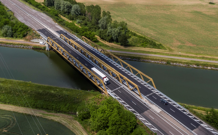 APRR : innovative use of UHPFRC to repair engineering structures