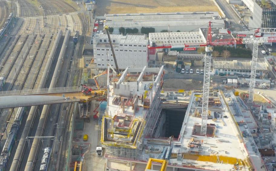 At the future Saint-Denis - Pleyel station, Eiffage Génie Civil laid the PRS beams.