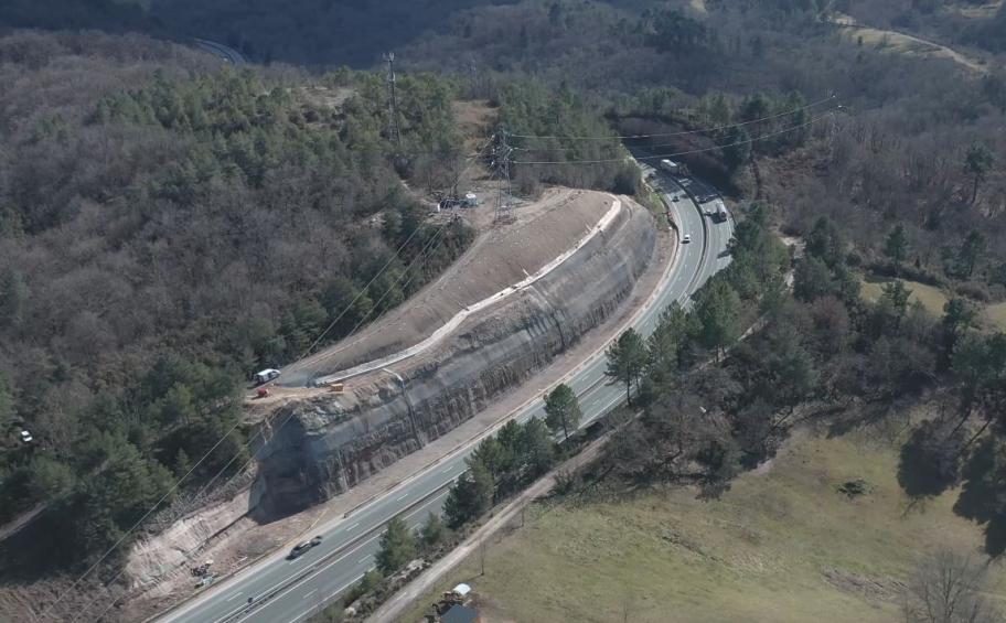 On the A20, south of Brive-la-Gaillarde (19), Résirep and Forézienne have secured the Puyjarrige cliff
