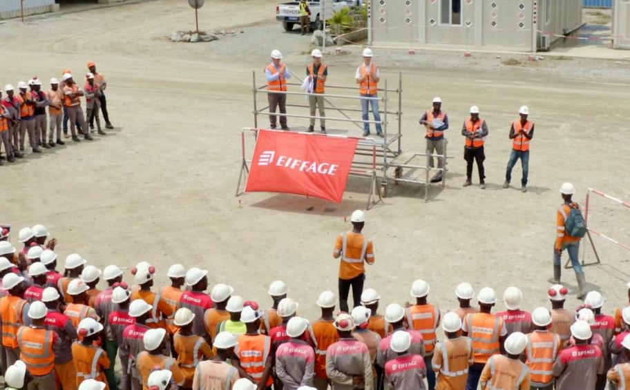 Presentation of Safety Leaders awards on the Singrobo-Ahouaty hydroelectric project by Eiffage Génie Civil