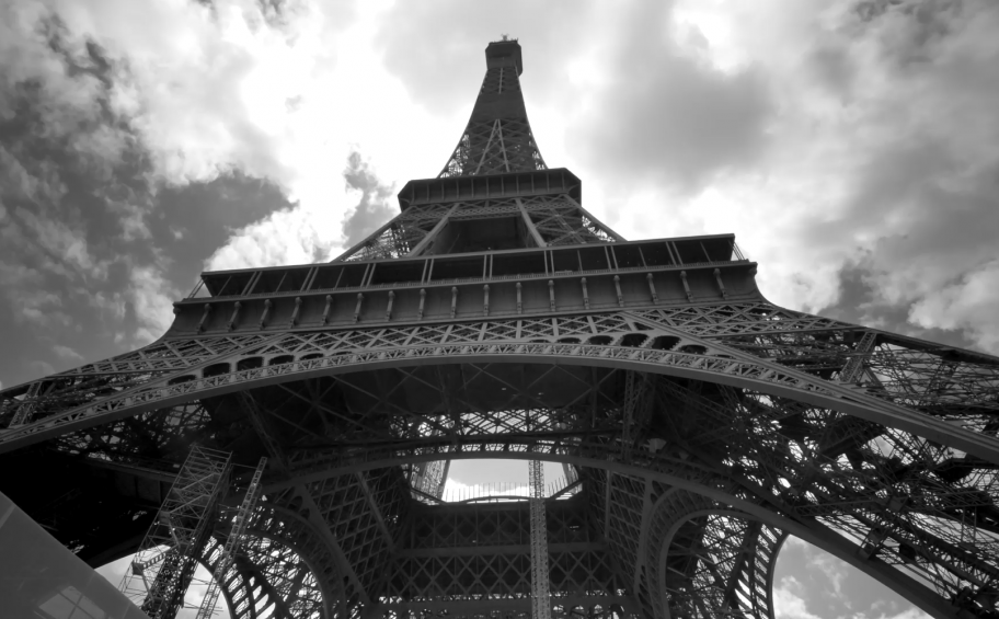 Eiffage Métal continues the renovation of the elevator on the north pillar of the Eiffel Tower