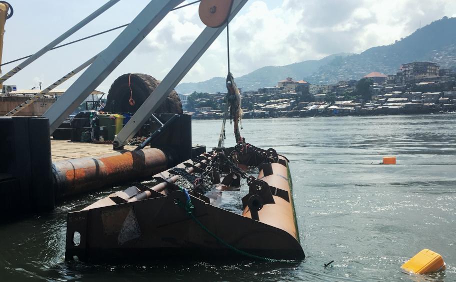 International : work begins in Freetown Harbour